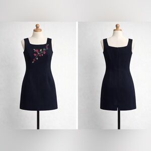 Casual Corner Vintage 90’s Black Shift Dress Red Floral Embroidery Sleeveless